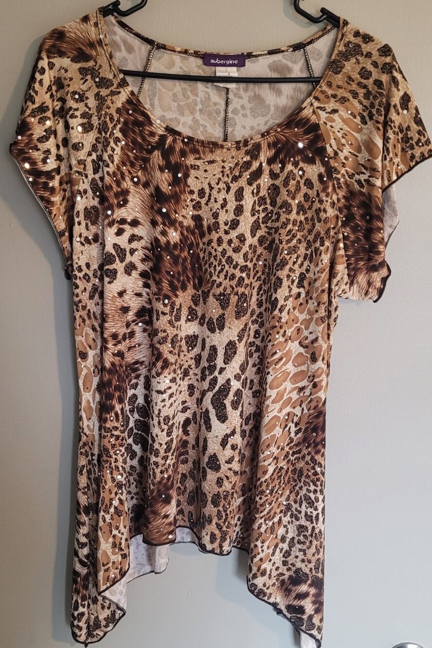 Women's animal sequin print top size XL by Aubergine